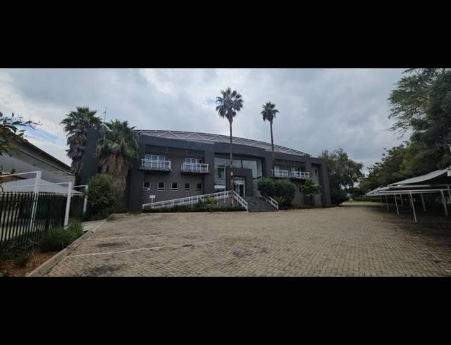 INDUSTRIAL PROPERTY TO RENT IN LONGMEADOW